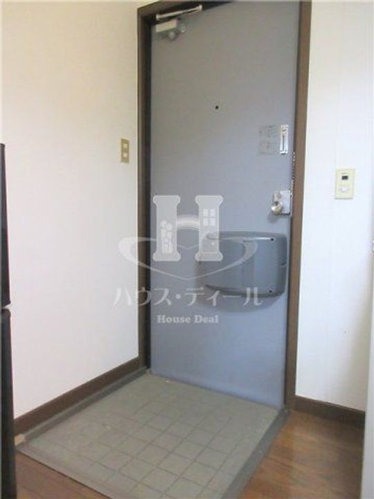 東京都北区志茂2(アパート)の賃貸物件の玄関