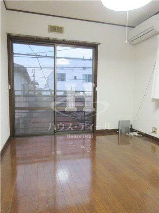 東京都北区志茂2(アパート)の賃貸物件の居間