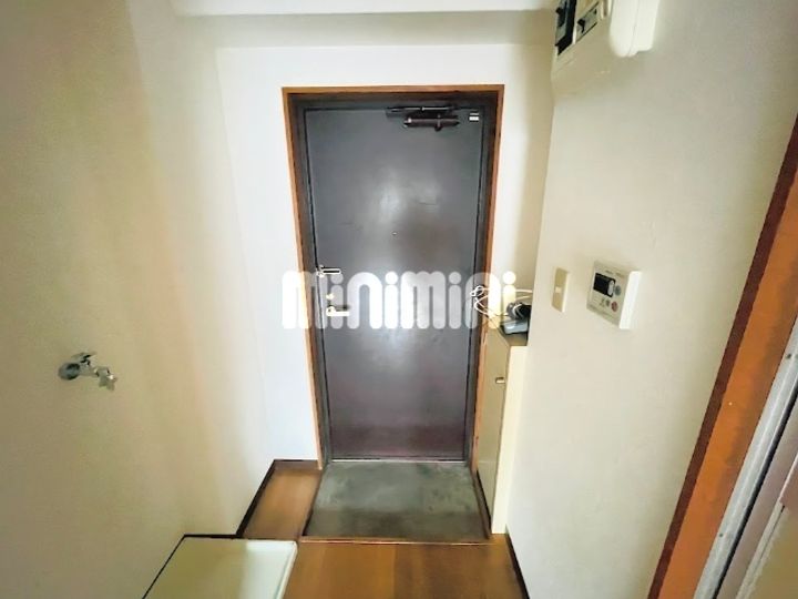 コンフォール煉瓦館の玄関