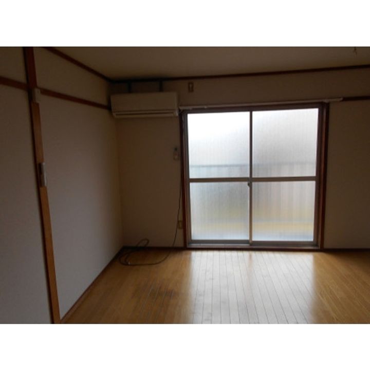 富山県富山市新庄町(アパート)の賃貸物件の居間