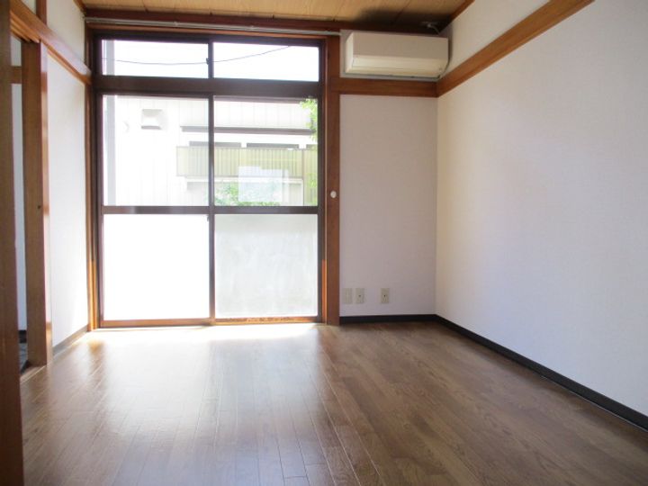 ヴィラボヌールの居間