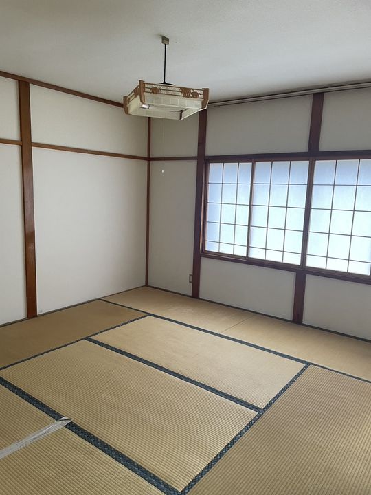 青森県十和田市東十三番町(一戸建)の賃貸物件の居間