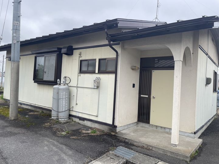青森県十和田市東十三番町(一戸建)の賃貸物件の外観