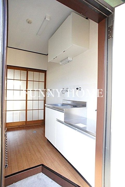 東京都世田谷区若林4(アパート)の賃貸物件の玄関