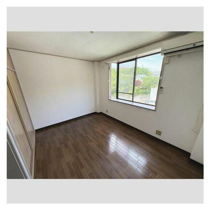 神奈川県秦野市南矢名(マンション)の賃貸物件の居間