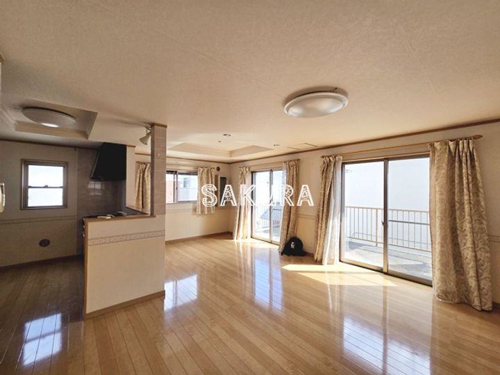 神奈川県横浜市港北区高田西2(一戸建)の賃貸物件の居間