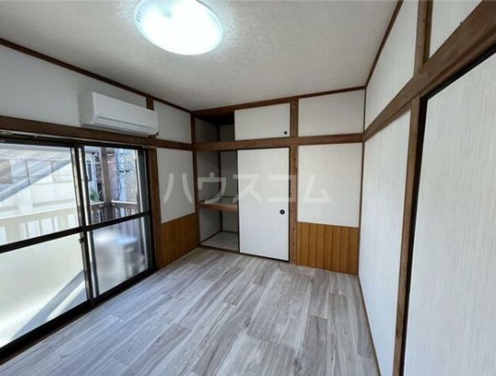 パーク稲穂の居間