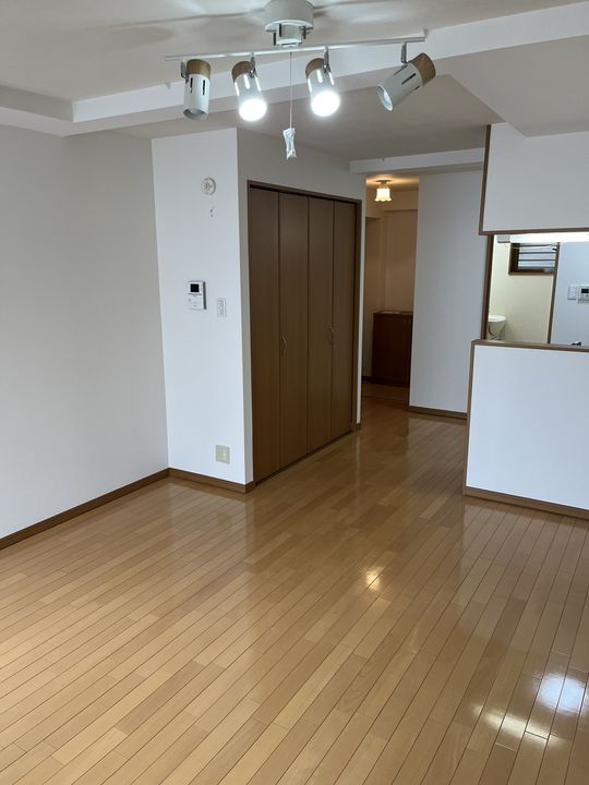 コーポ畑原 1ルーム・1Kはレディース専用☆車庫1台空きの内装