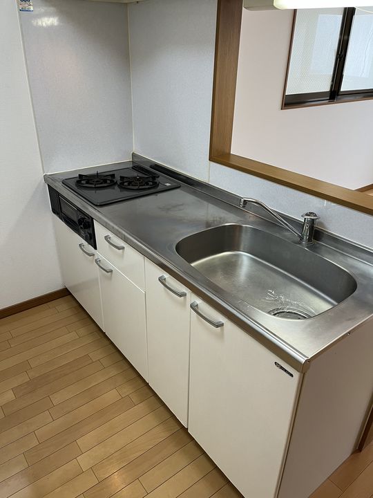 コーポ畑原 1ルーム・1Kはレディース専用☆車庫1台空きの内装