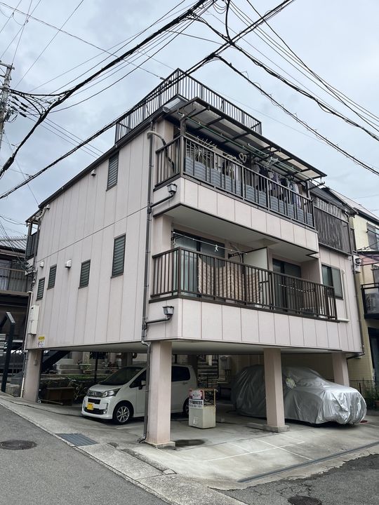 コーポ畑原 1ルーム・1Kはレディース専用☆車庫1台空きの外観