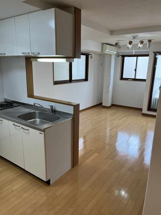 コーポ畑原 1ルーム・1Kはレディース専用☆車庫1台空きのキッチン