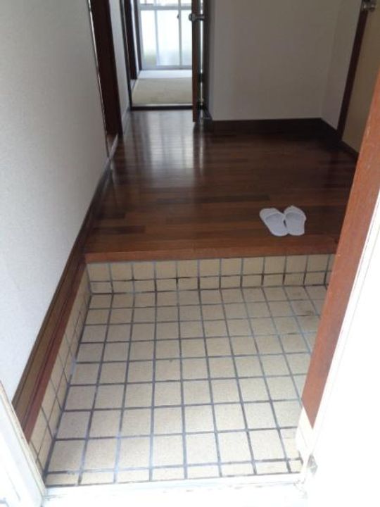 ハイツハルミの玄関