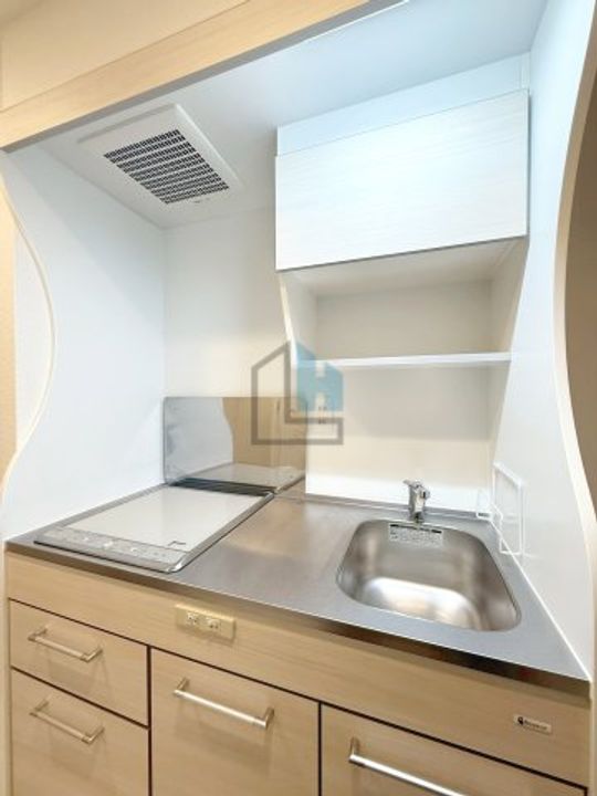 セレニテ本町東リアンのキッチン