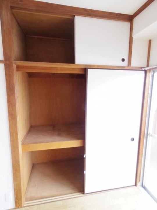 学園スカイマンションの内装