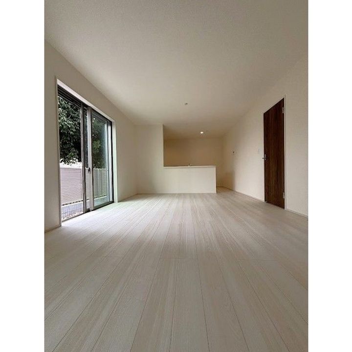 神奈川県横浜市泉区上飯田町(一戸建)の賃貸物件の居間