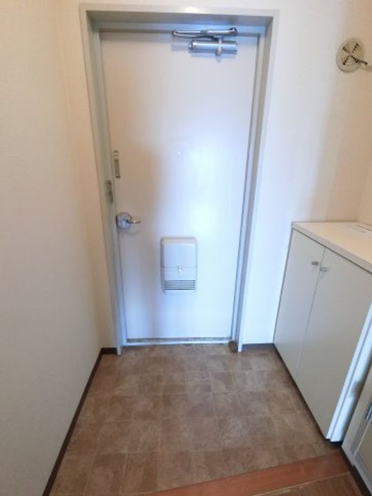 千葉県千葉市稲毛区稲毛東3(マンション)の賃貸物件の玄関