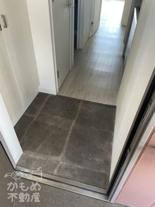 パークナードフィット美章園の玄関