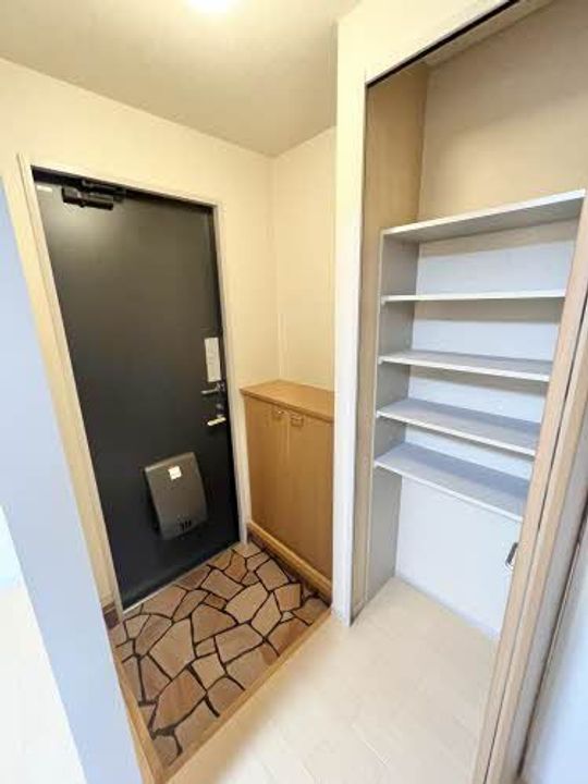 新潟県見附市本所1(アパート)の賃貸物件の玄関