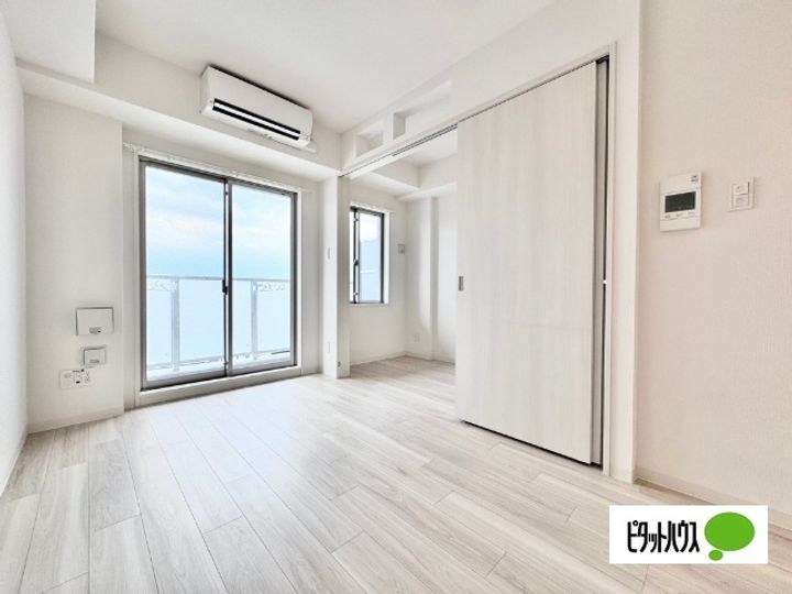 ソルテラス京都西院 STATION SIDEの居間