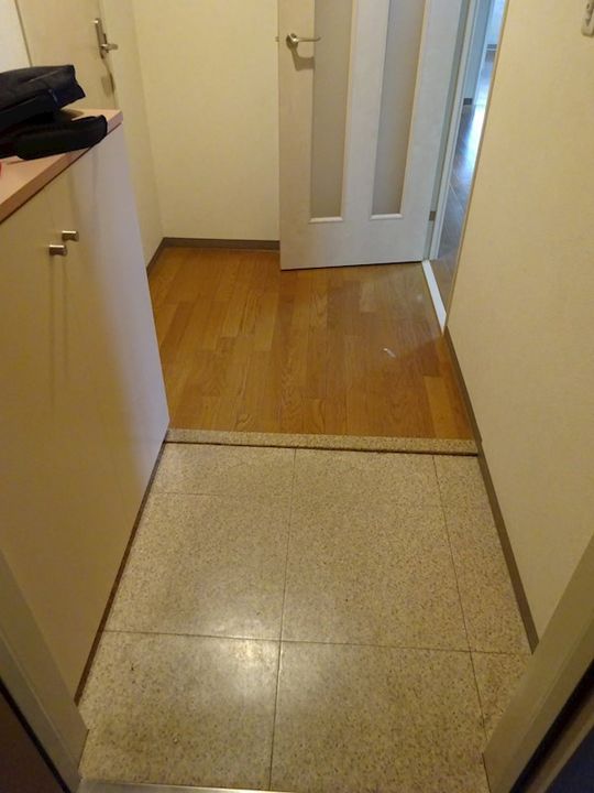 グラシオン西陣の玄関