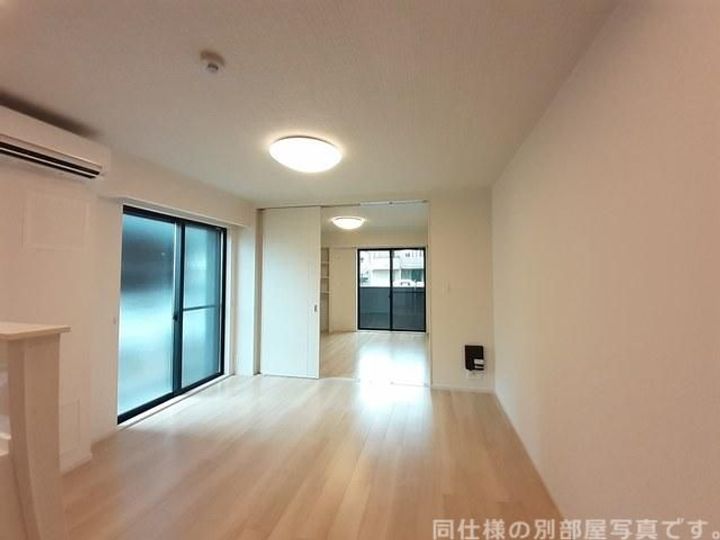 大阪府枚方市茄子作北町(アパート)の賃貸物件の居間