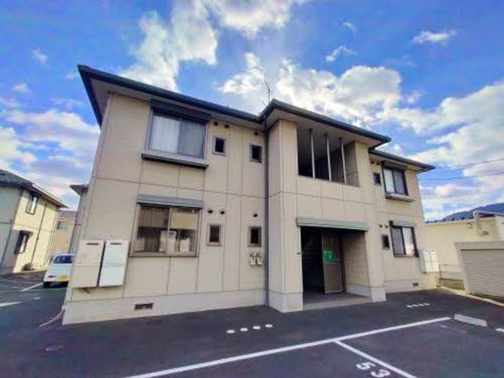 バリュージュ B棟の外観