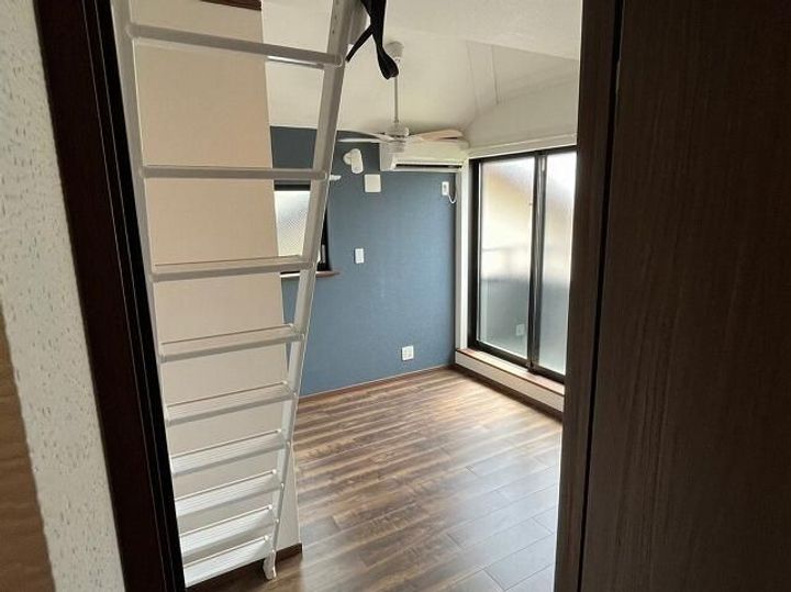フローライト川崎の居間