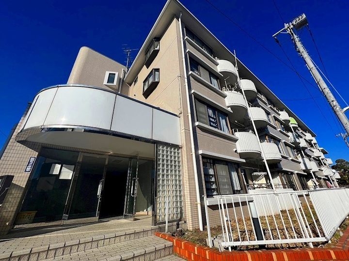 ファインクロス6番館の外観