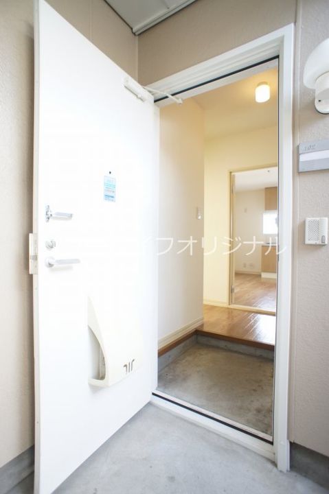 カメリアクールAの玄関