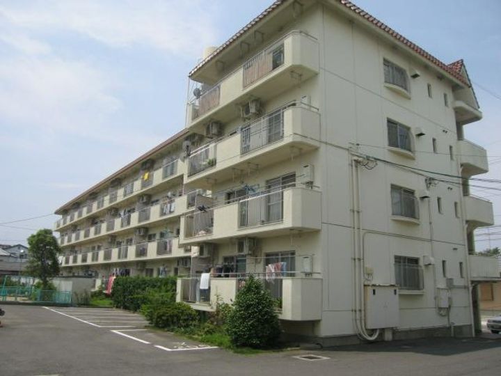 西山ハイツの外観
