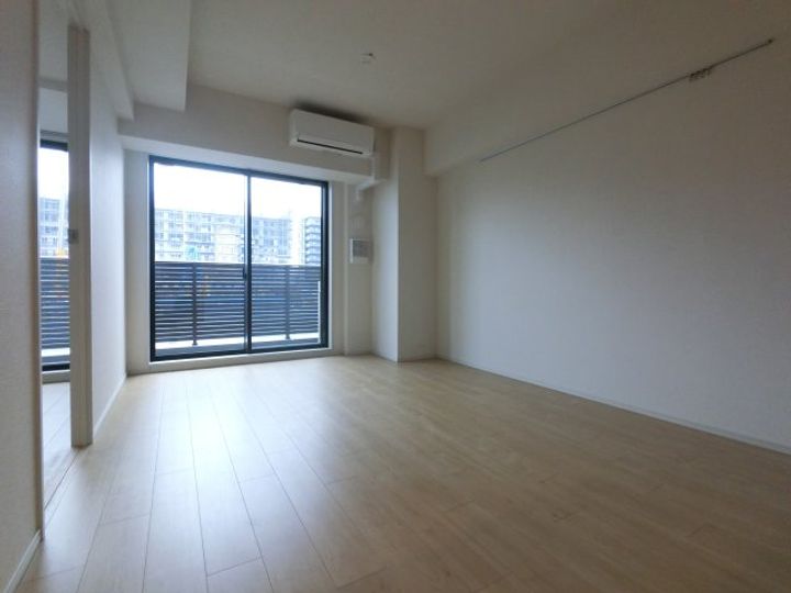 リーフシティ市川 ザ・レジデンスの居間