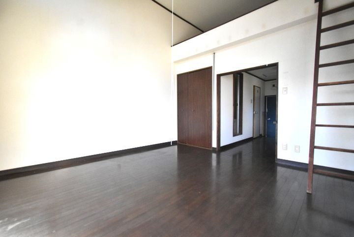 グリーンハイツKANOYA IIの居間