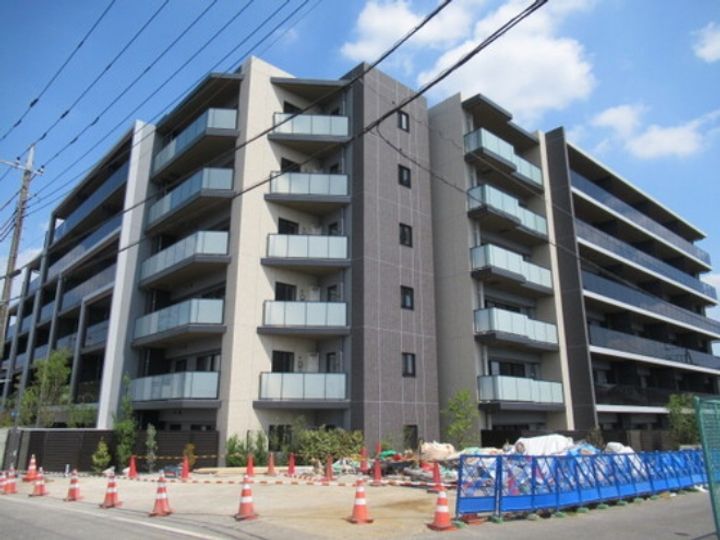 バウス氷川台の外観