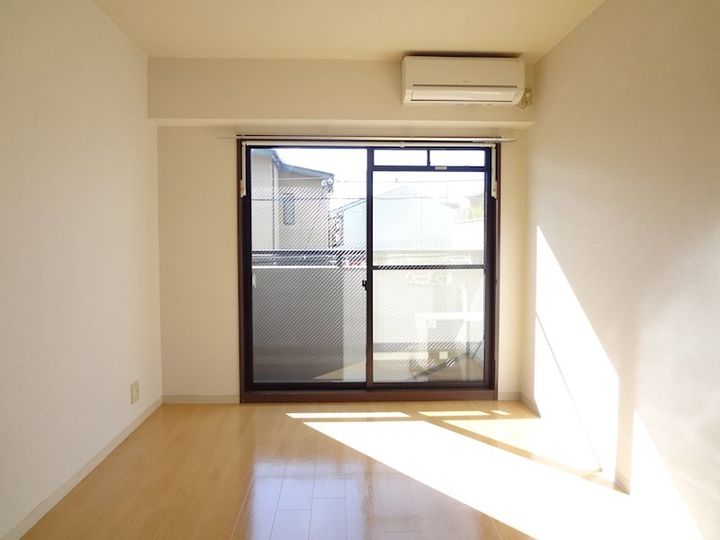 エクシードIの居間