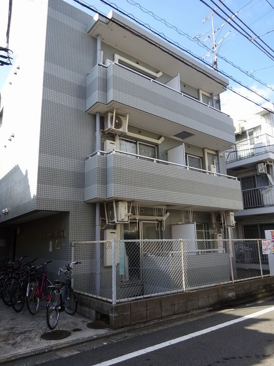 東京都世田谷区世田谷3(マンション)の賃貸物件の外観