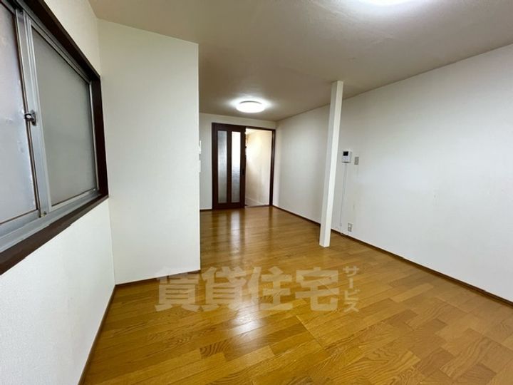 コンフォート磯島(旧コンフォールハイツ御殿山)の居間