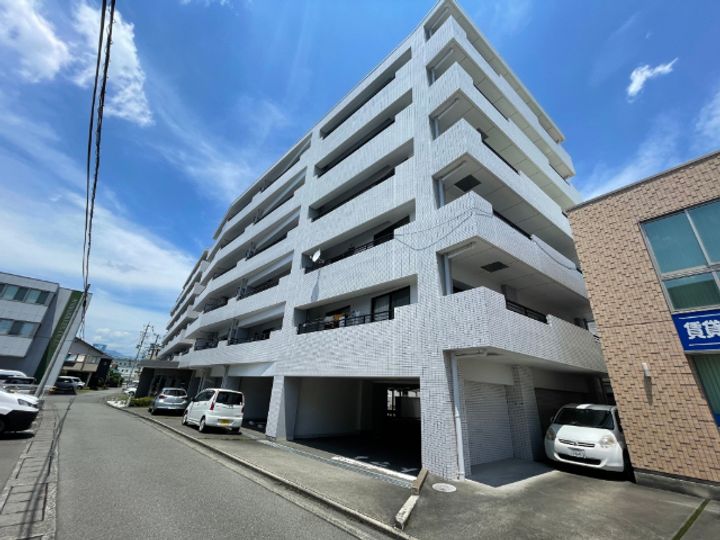 アグレアーブルの外観