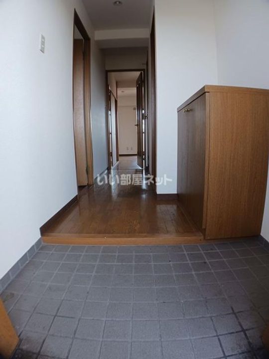 ヌーベ・ゆらのの玄関