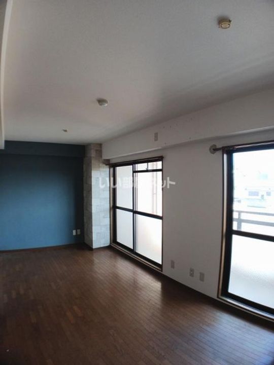 ヌーベ・ゆらのの居間