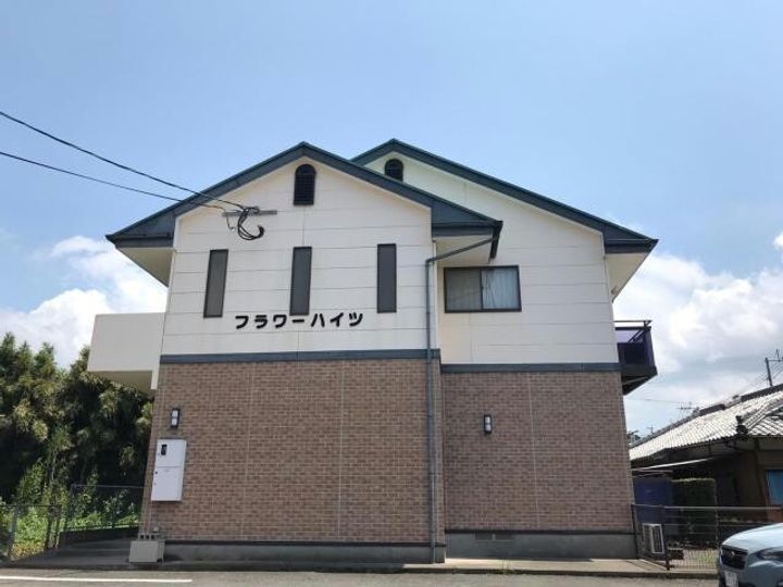 フラワーハイツの外観