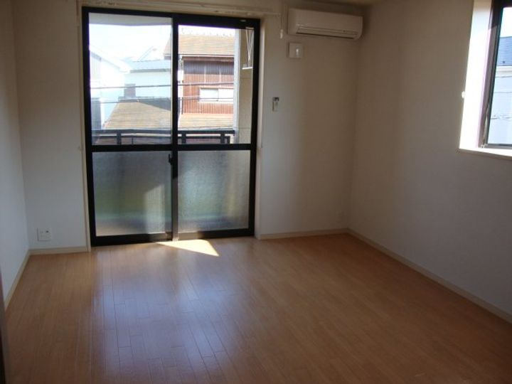 神奈川県鎌倉市手広4(アパート)の賃貸物件の居間