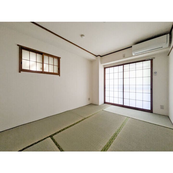 リフィーネめじろ台の居間