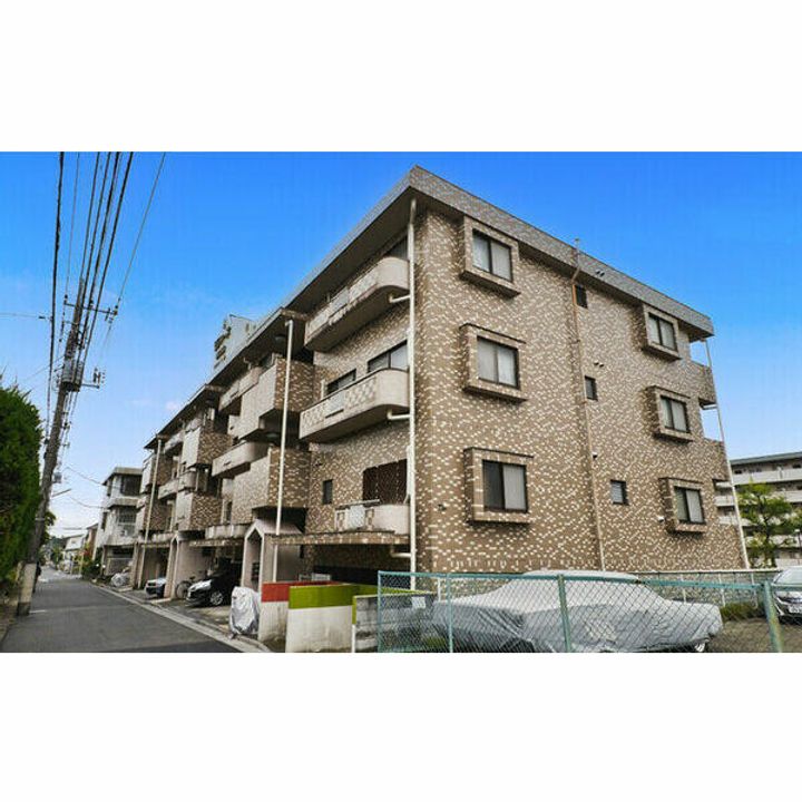 リフィーネめじろ台の外観