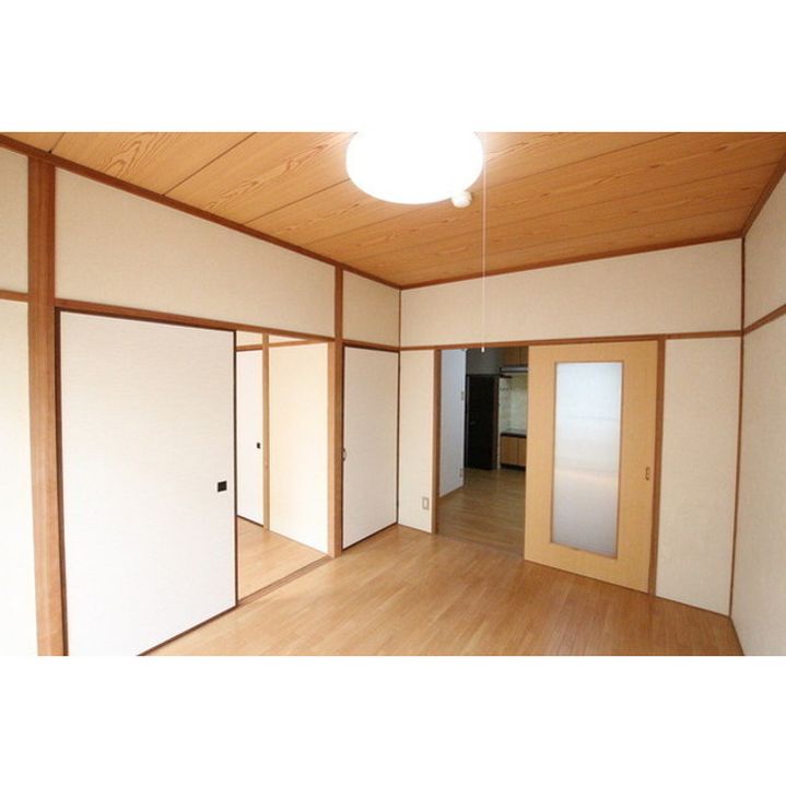 カレント林田の居間