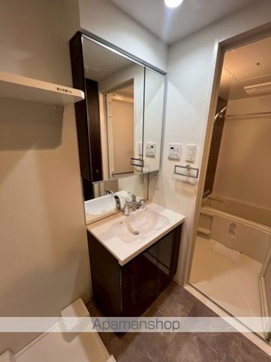 東京都中野区江原町2の賃貸マンションの内装