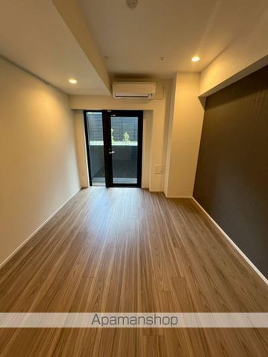 東京都中野区江原町2の賃貸マンションの居間