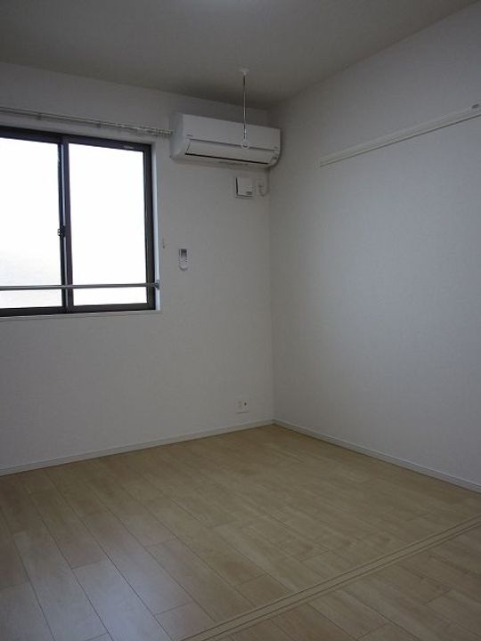 スクエア名東IIの居間