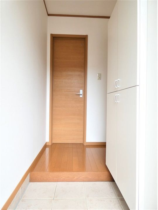 ネクサス・ステージ弐番館の玄関