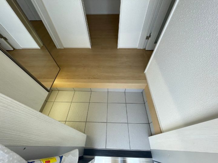 神奈川県横浜市神奈川区菅田町(一戸建)の賃貸物件の玄関