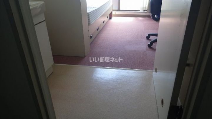 ドーミー赤池の玄関